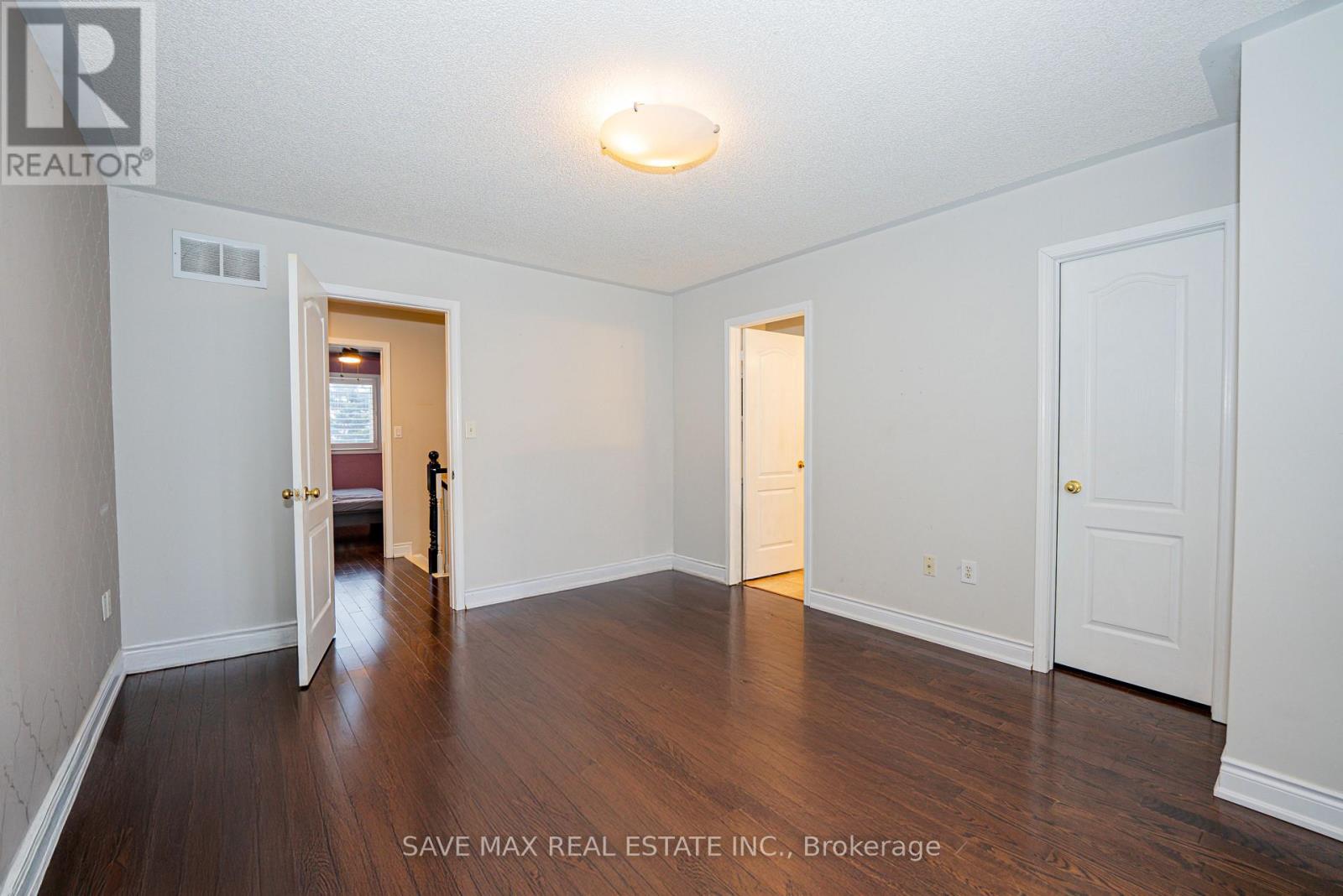1691 Samuelson Circle, Mississauga, Ontario  L5N 7Z8 - Photo 20 - W12682680