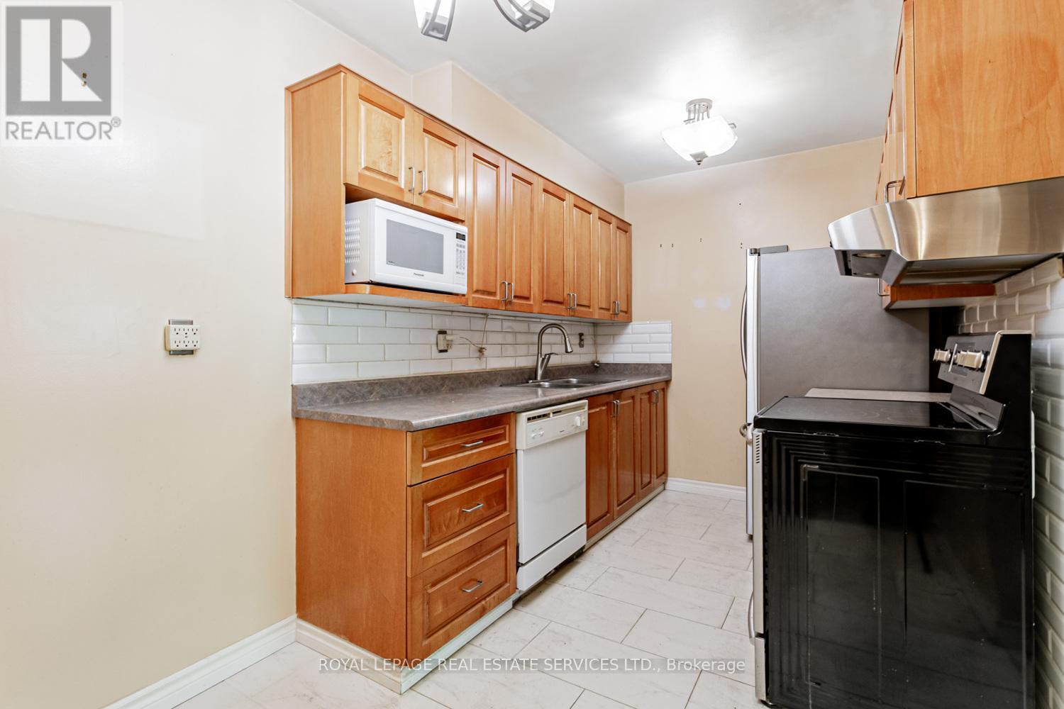 706 - 45 Southport Street, Toronto, Ontario  M6S 3N5 - Photo 4 - W12682690