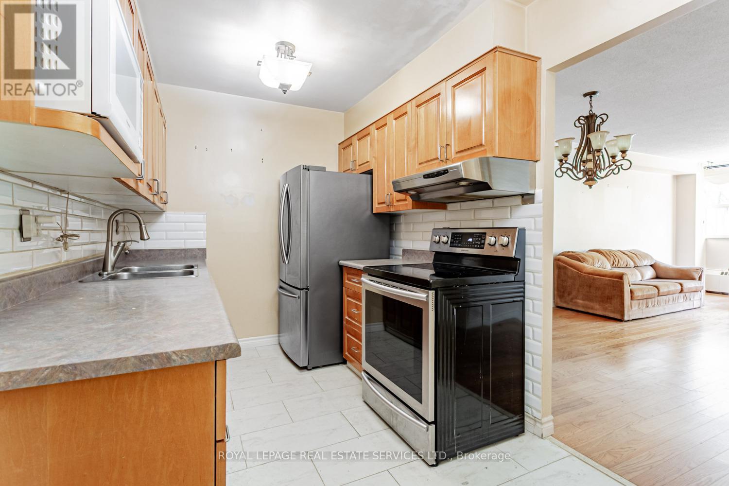 706 - 45 Southport Street, Toronto, Ontario  M6S 3N5 - Photo 5 - W12682690