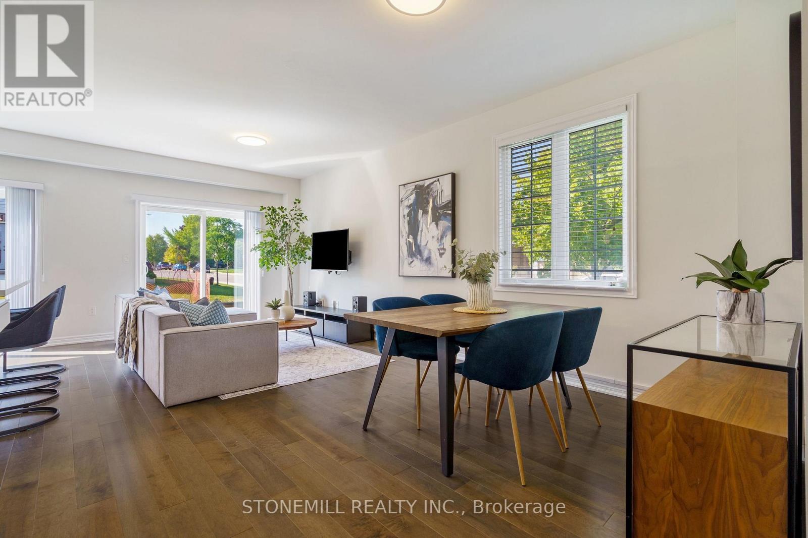 60 Bobolink Road, Hamilton, Ontario  L9A 2P5 - Photo 4 - X12682654