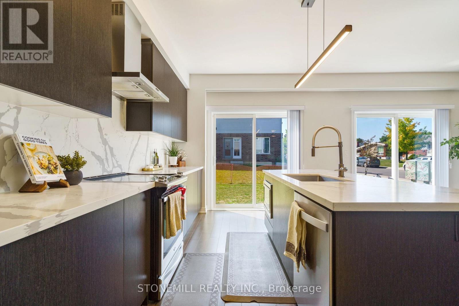 60 Bobolink Road, Hamilton, Ontario  L9A 2P5 - Photo 8 - X12682654