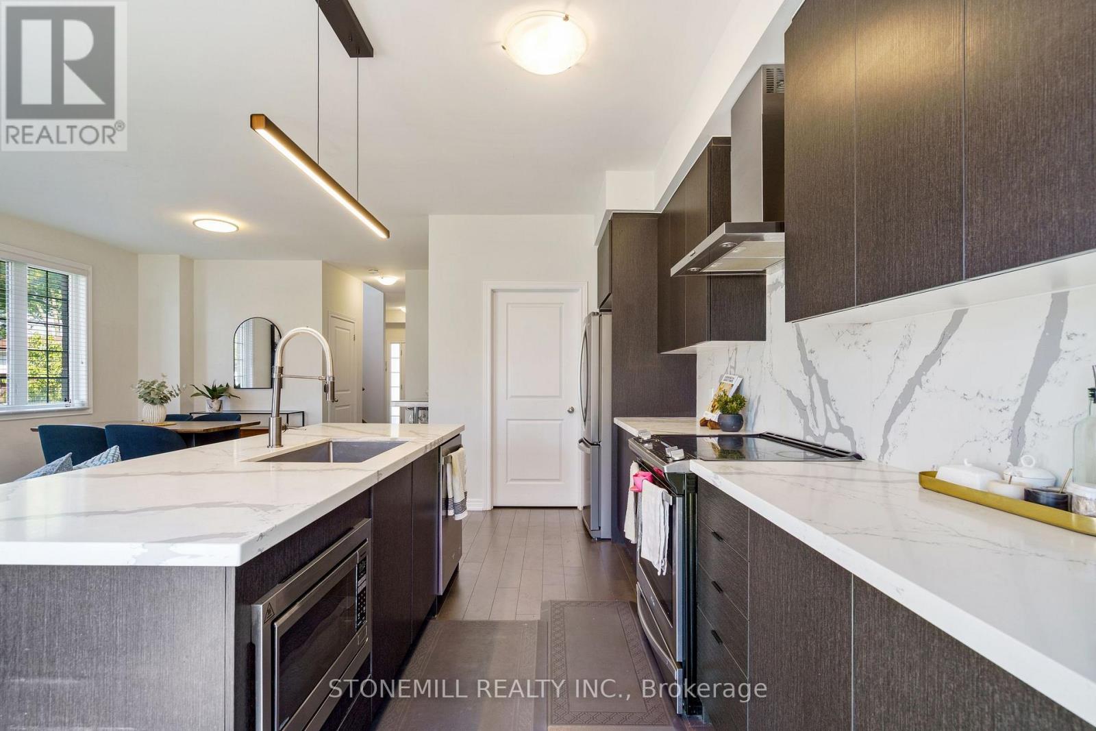 60 Bobolink Road, Hamilton, Ontario  L9A 2P5 - Photo 9 - X12682654