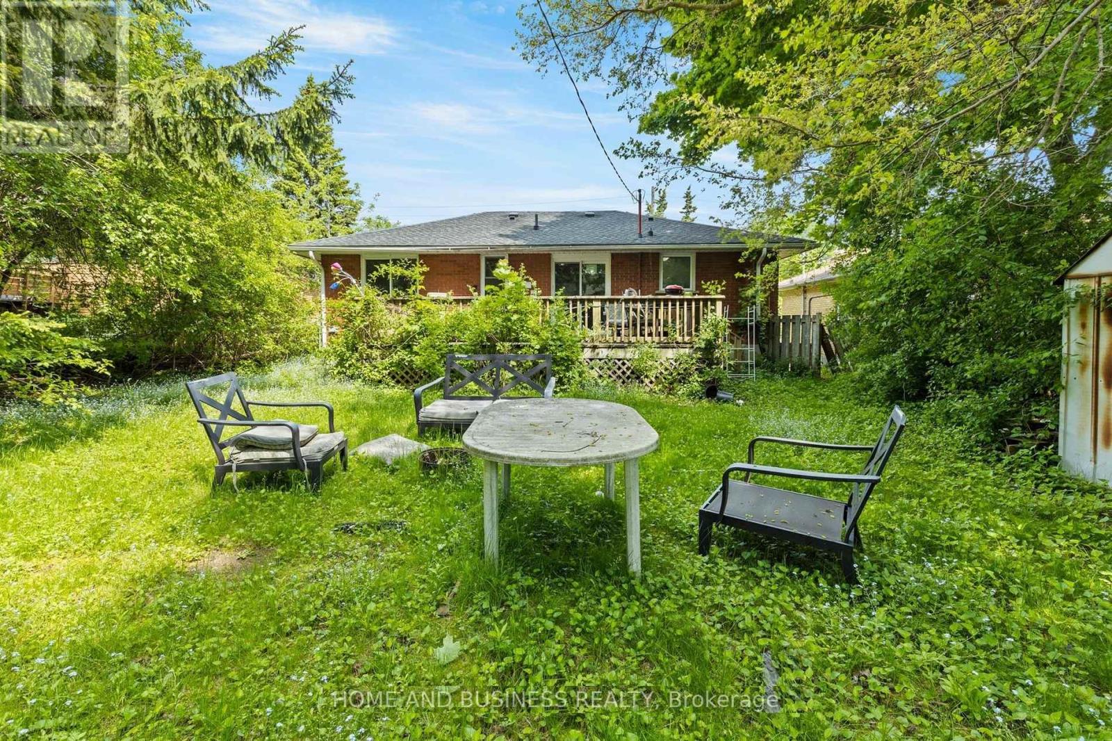 51 High Street, Waterloo, Ontario  N2L 3X7 - Photo 4 - X12682720