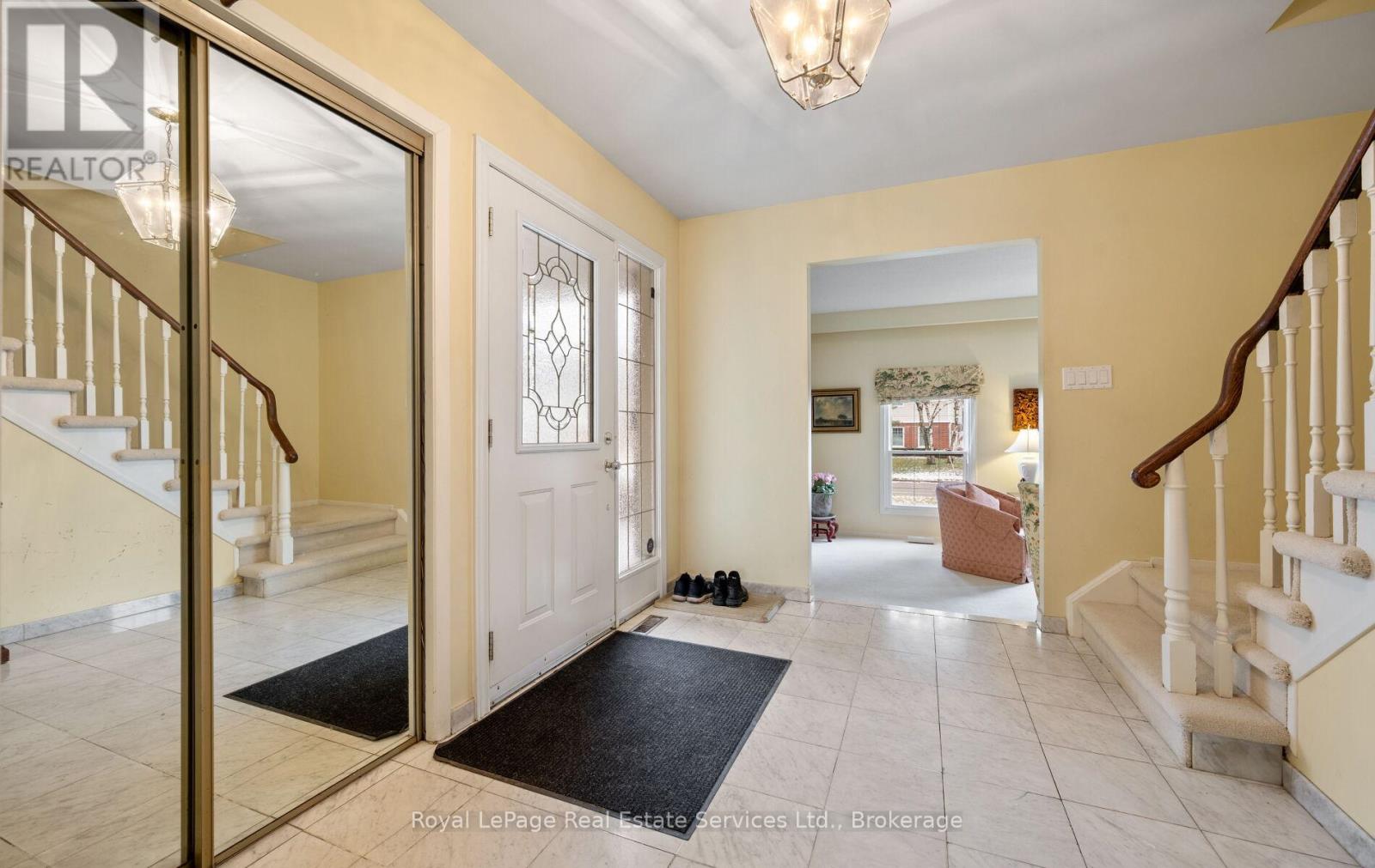 2179 Adair Crescent, Oakville, Ontario  L6J 5J6 - Photo 5 - W12682726