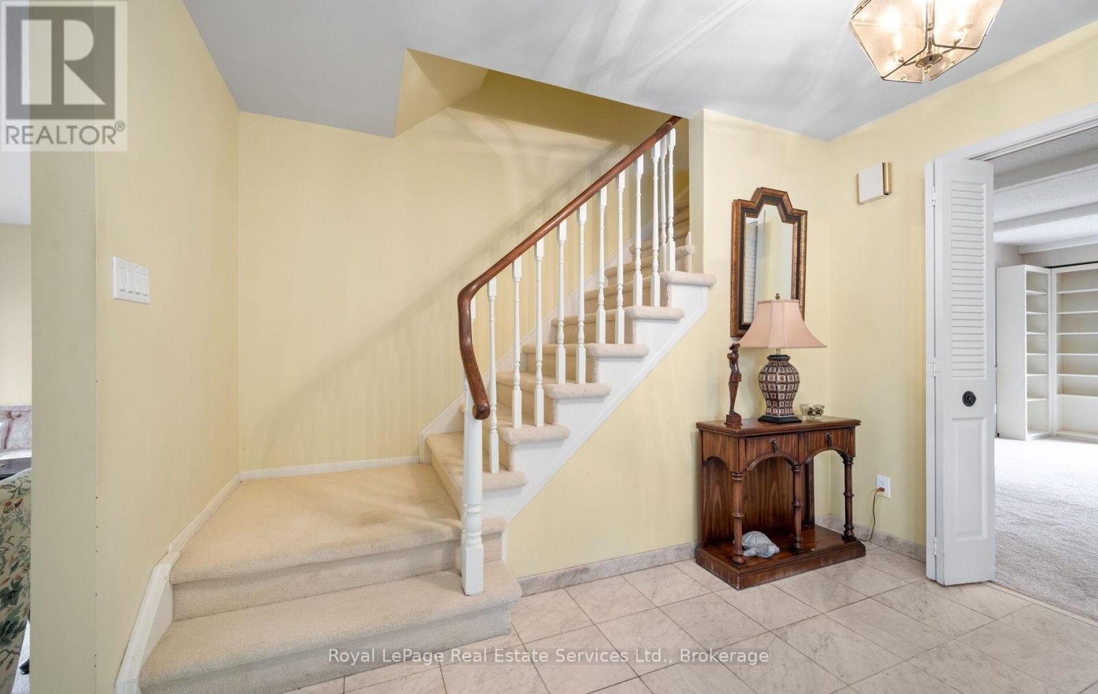 2179 Adair Crescent, Oakville, Ontario  L6J 5J6 - Photo 6 - W12682726