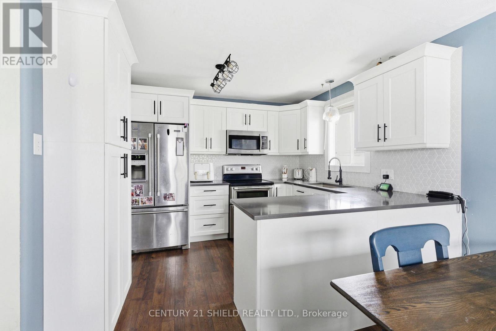 1712 Cumberland Street, Cornwall, Ontario  K6J 5T6 - Photo 10 - X12682744