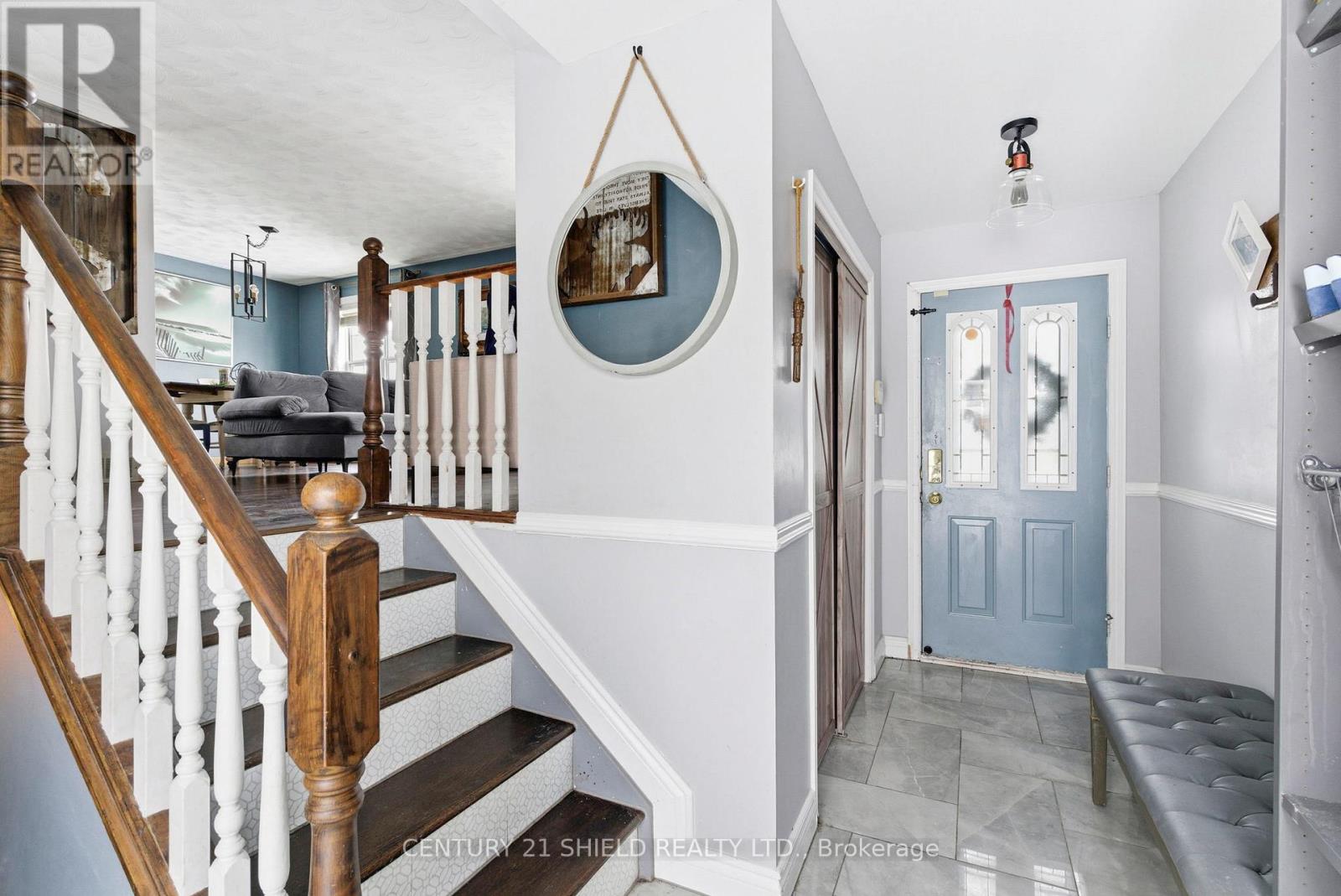 1712 Cumberland Street, Cornwall, Ontario  K6J 5T6 - Photo 3 - X12682744