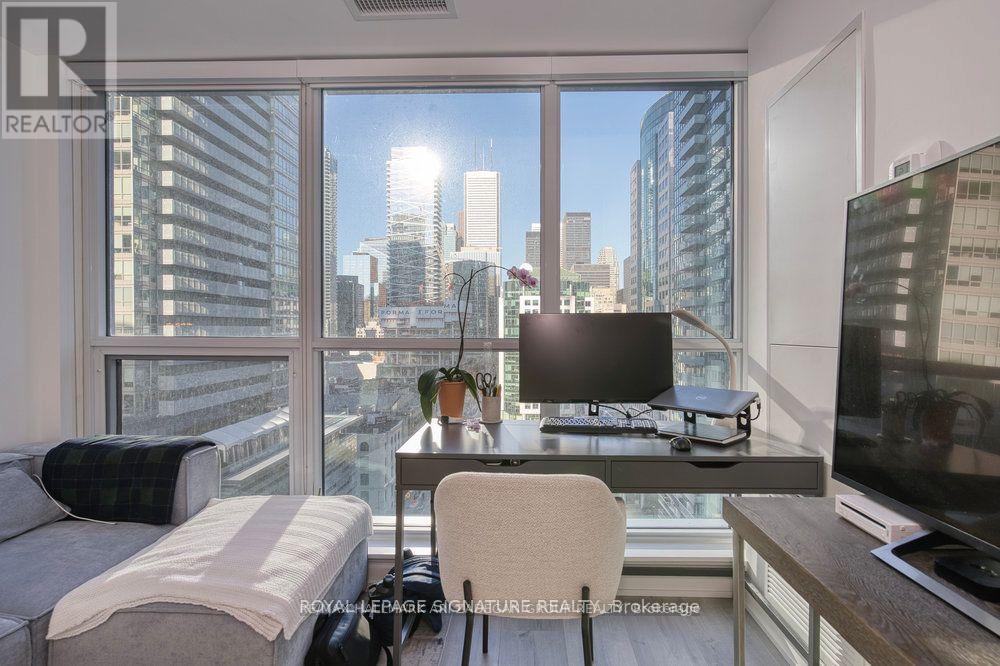 1408 - 327 King Street W, Toronto, Ontario  M5V 0W7 - Photo 2 - C12682724