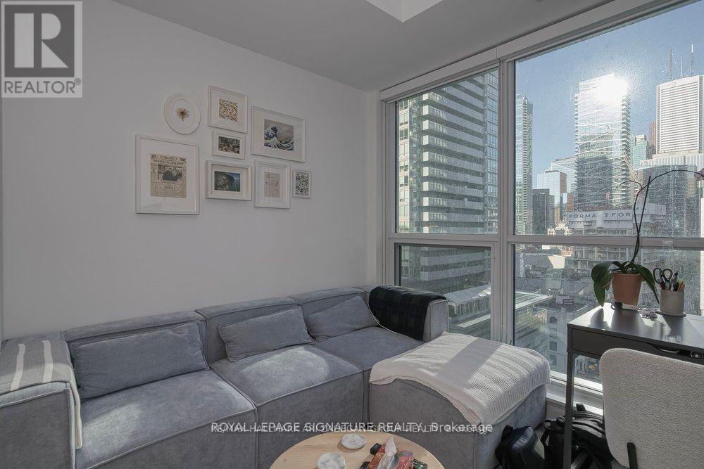 1408 - 327 King Street W, Toronto, Ontario  M5V 0W7 - Photo 9 - C12682724