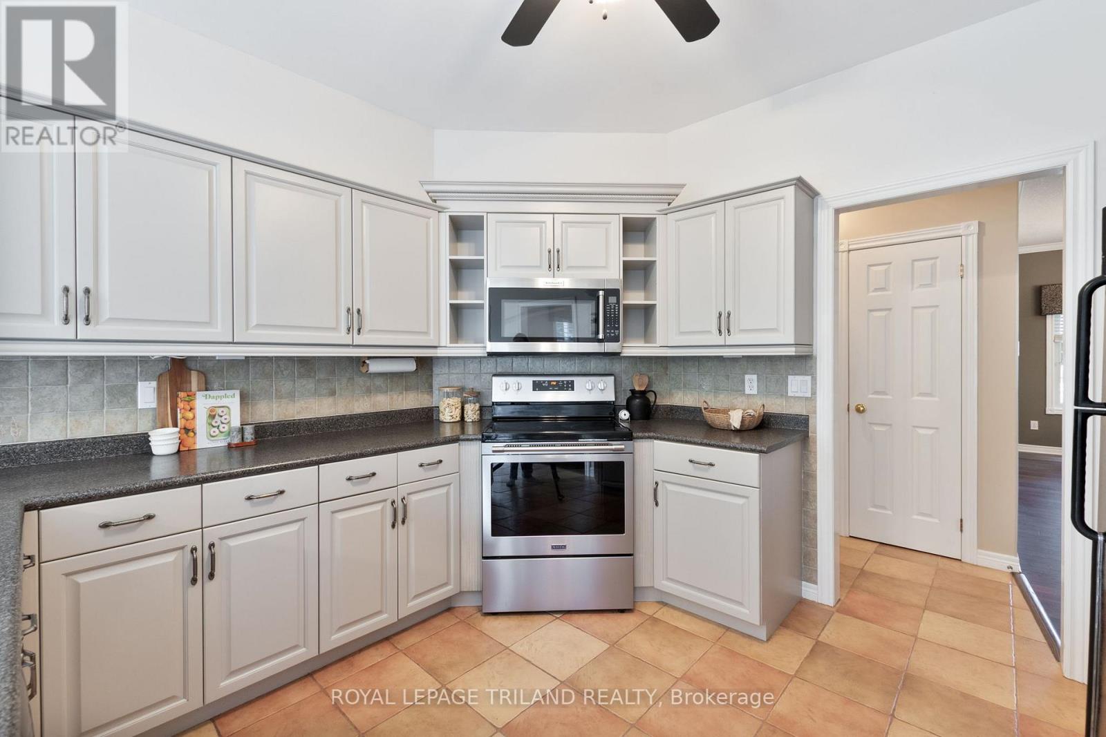 45 Stephen Moore Drive, Middlesex Centre, Ontario  N0L 1R0 - Photo 15 - X12682524