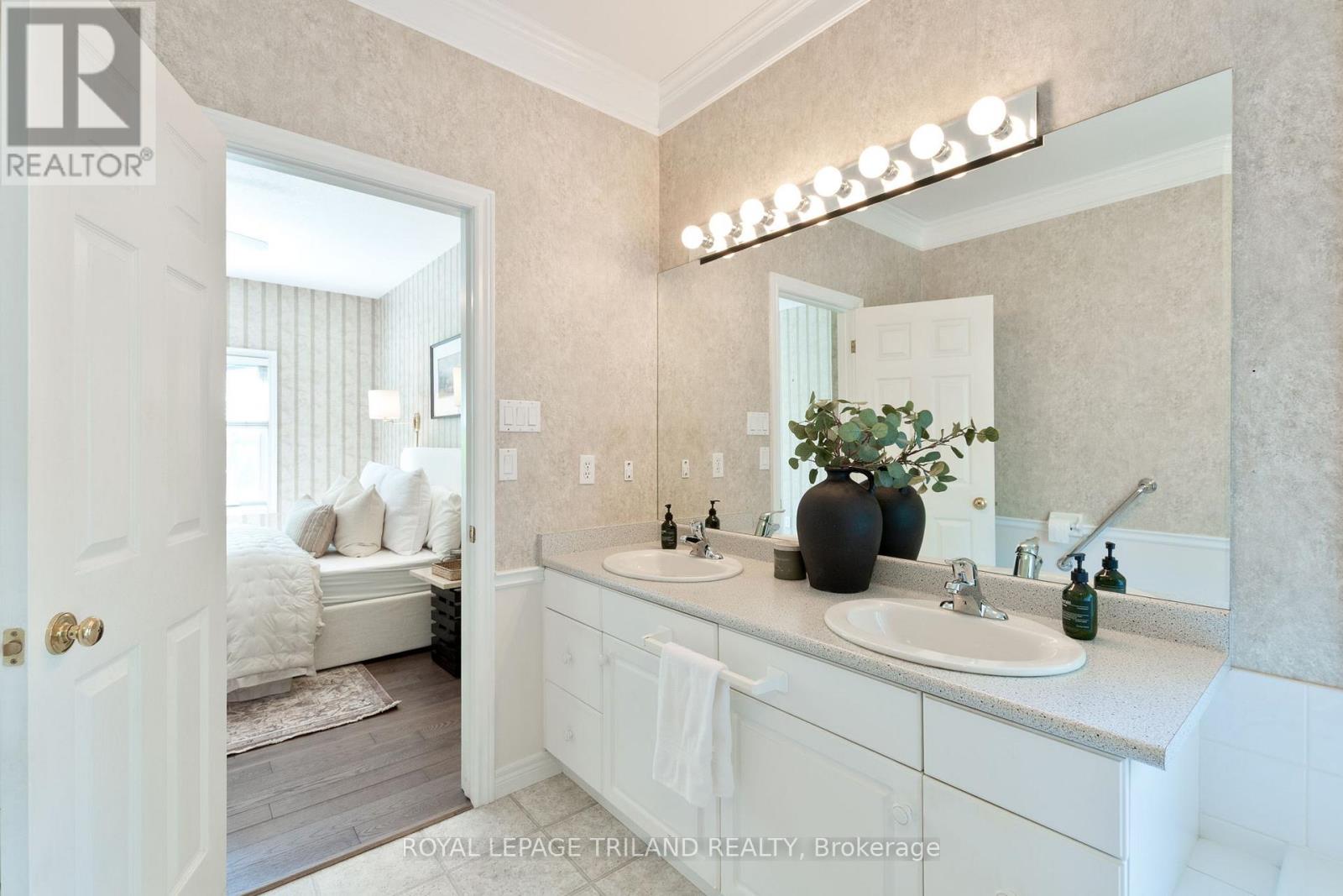 45 Stephen Moore Drive, Middlesex Centre, Ontario  N0L 1R0 - Photo 20 - X12682524