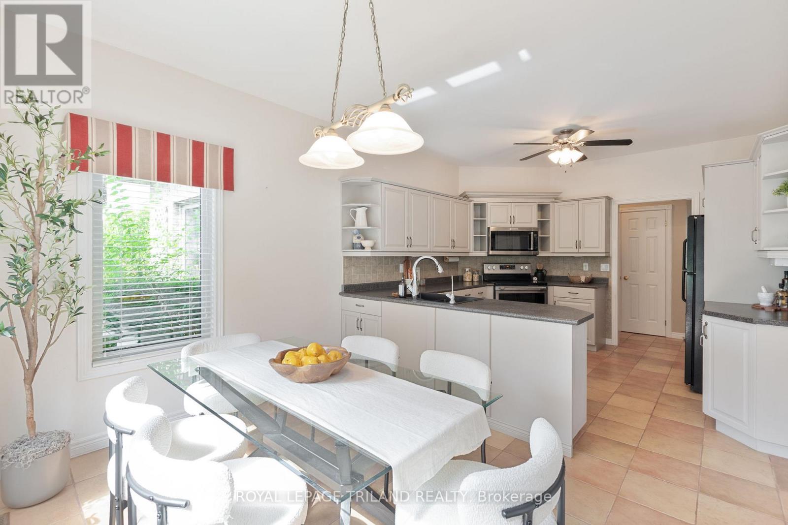 45 Stephen Moore Drive, Middlesex Centre, Ontario  N0L 1R0 - Photo 17 - X12682524