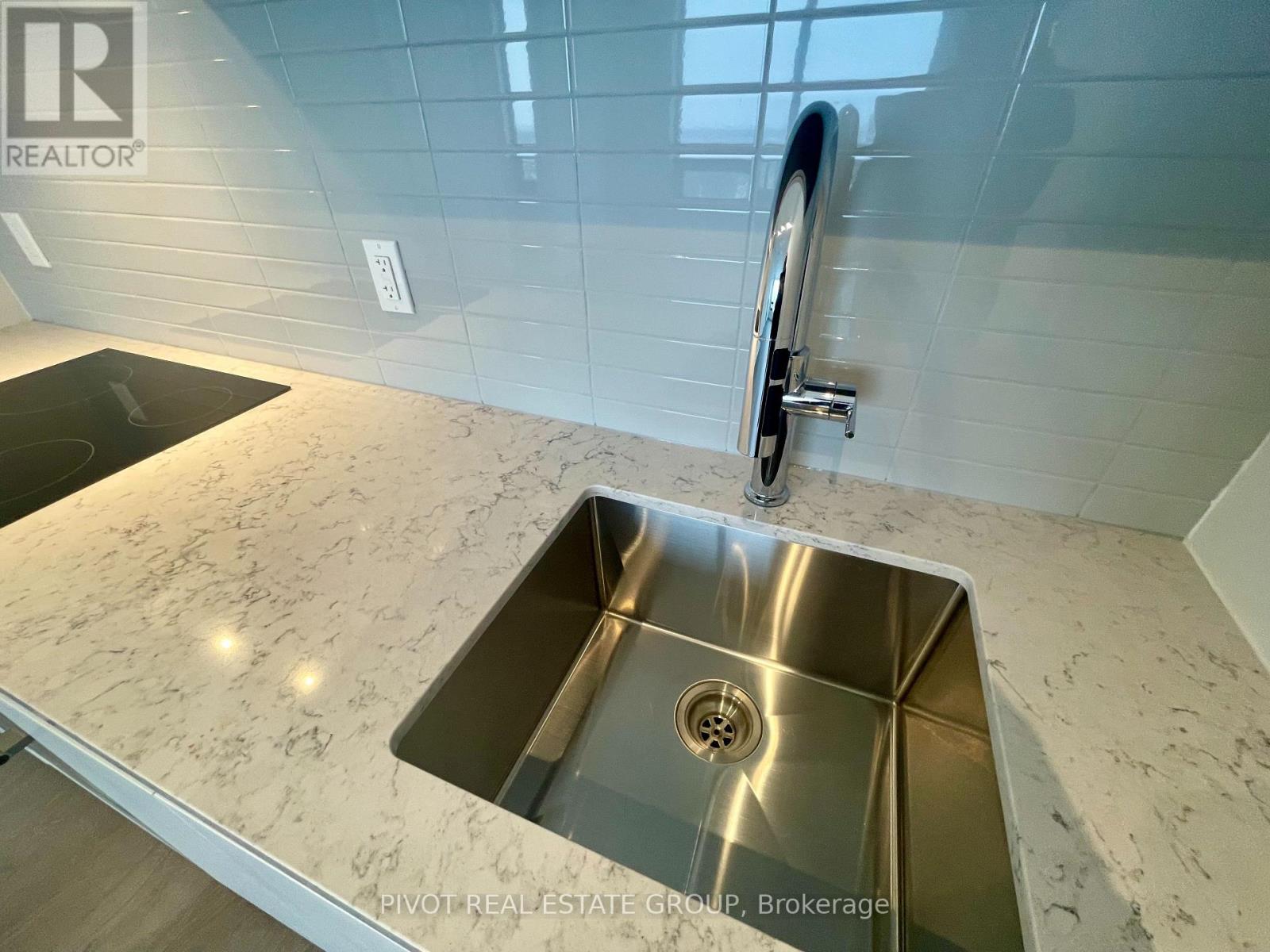 1103 - 2 Erskine Road, Mississauga, Ontario  L5B 0S1 - Photo 12 - W12682728