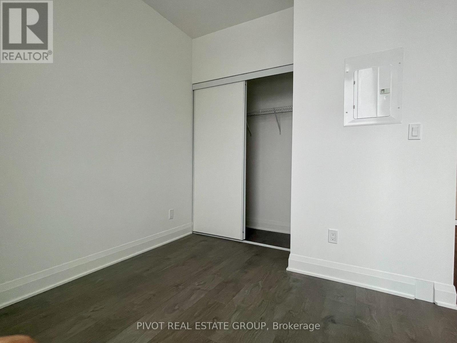 1103 - 2 Erskine Road, Mississauga, Ontario  L5B 0S1 - Photo 17 - W12682728