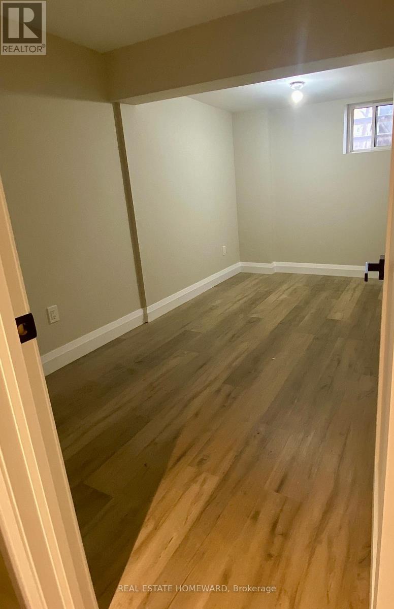 Lower - 624 Indian Road, Toronto, Ontario  M6P 2C6 - Photo 10 - W12682734