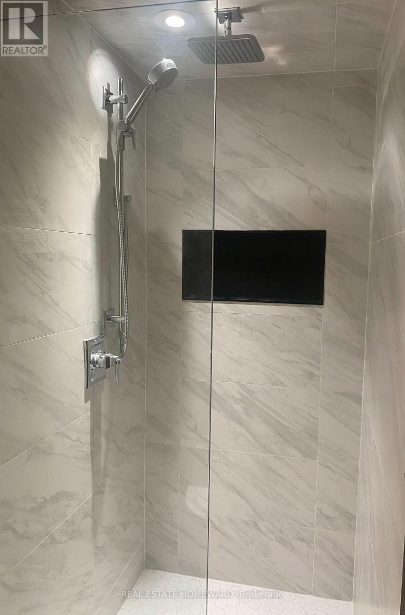 Lower - 624 Indian Road, Toronto, Ontario  M6P 2C6 - Photo 11 - W12682734