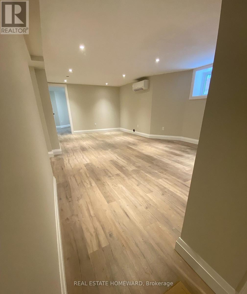 Lower - 624 Indian Road, Toronto, Ontario  M6P 2C6 - Photo 4 - W12682734