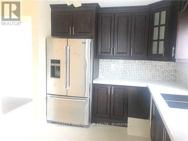 Upper - 30 Dittmer Crescent, Toronto (West Humber-Clairville), Ontario  M9W 4P8 - Photo 2 - W12682746