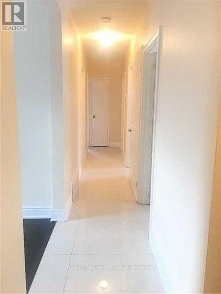 Upper - 30 Dittmer Crescent, Toronto (West Humber-Clairville), Ontario  M9W 4P8 - Photo 6 - W12682746