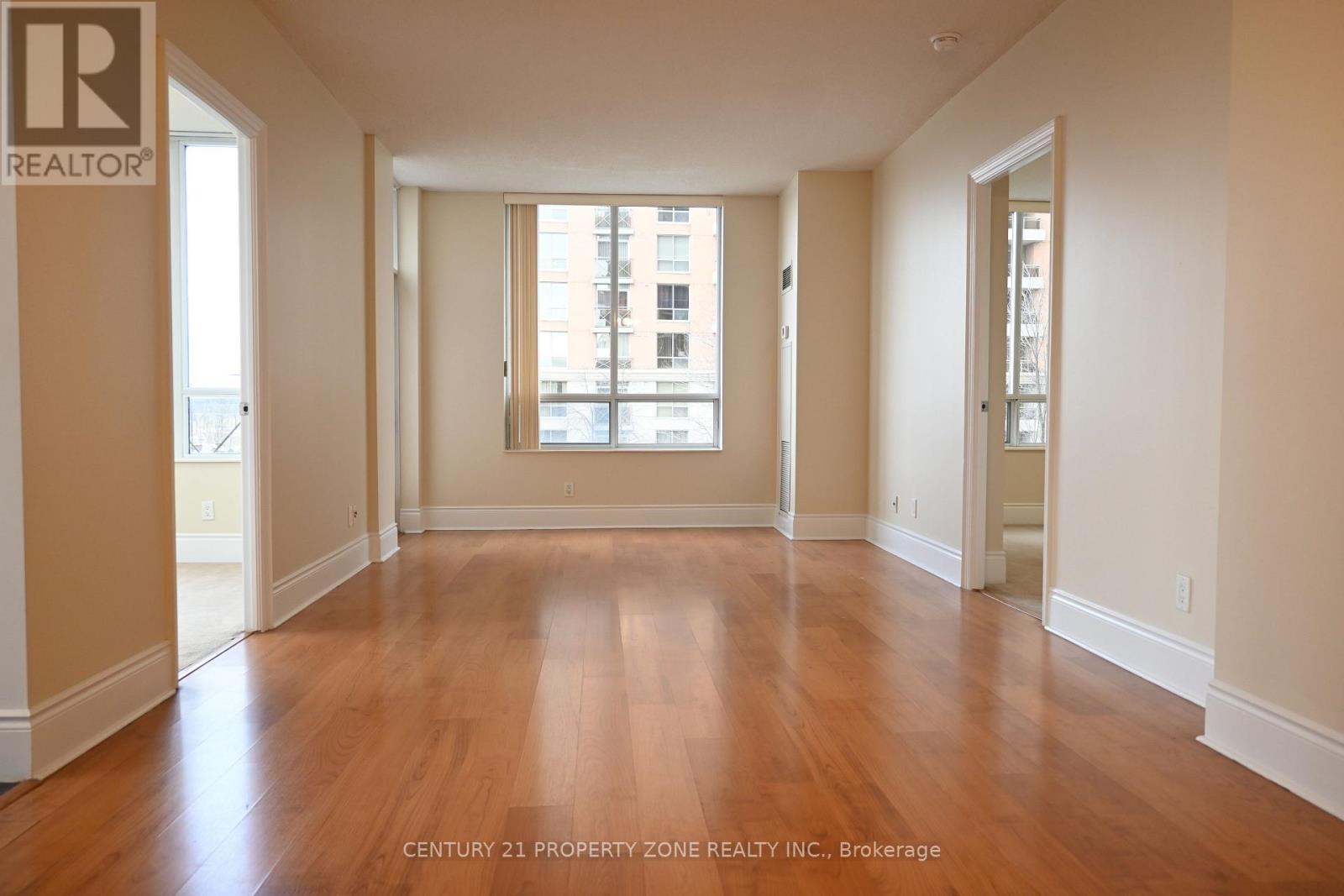 320 - 5233 Dundas Street W, Toronto, Ontario  M9B 6M1 - Photo 8 - W12682758