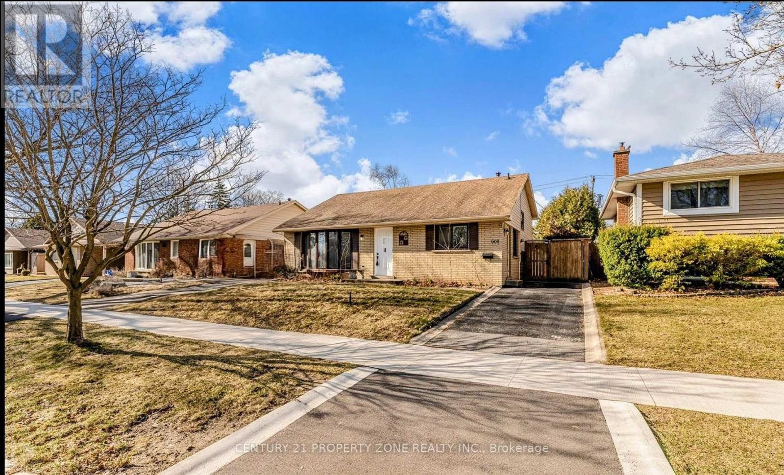 608 THORNWOOD AVENUE, Burlington, Ontario