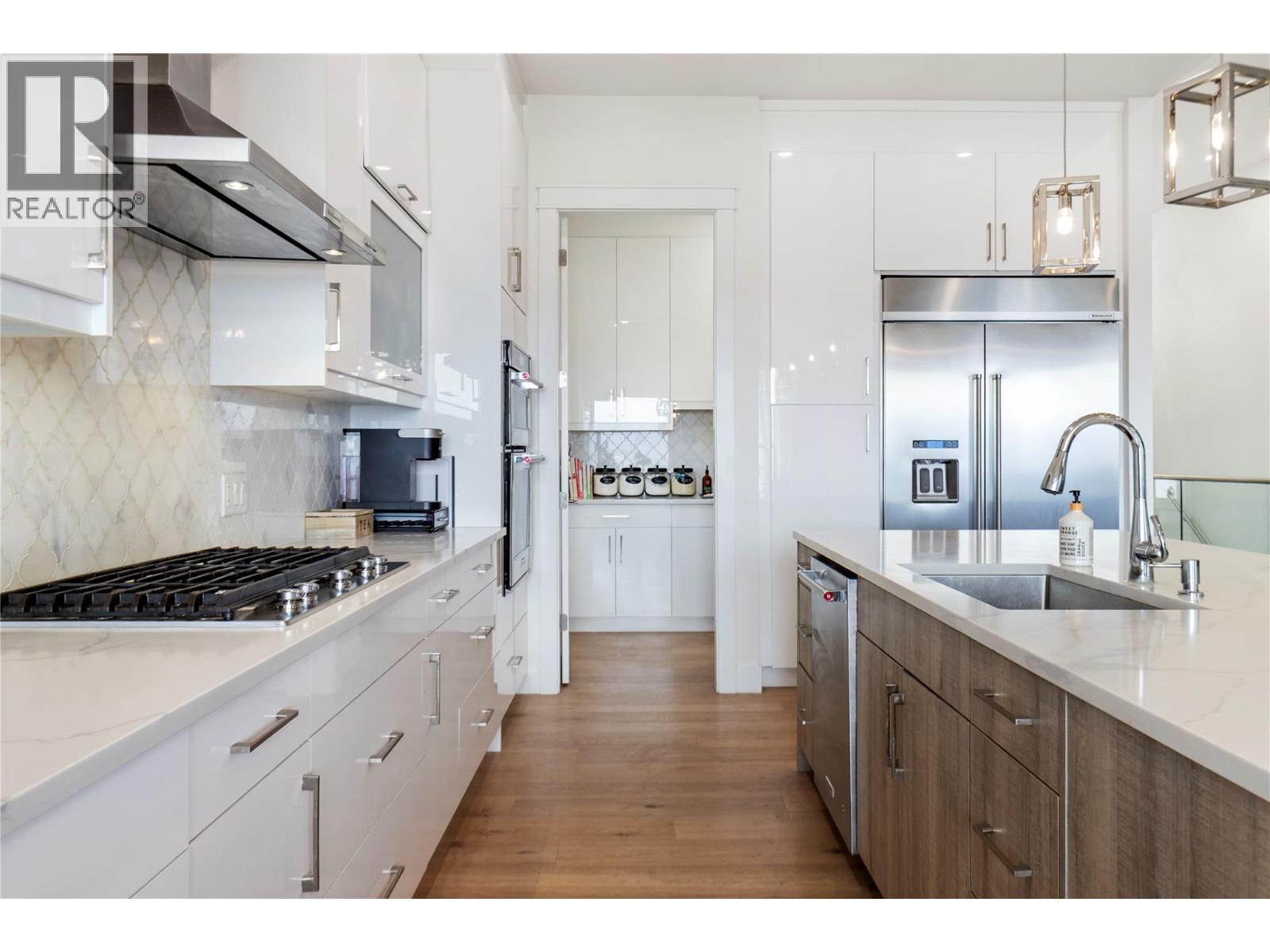 2202 Tramonto Court, Kelowna, British Columbia  V1P 1V1 - Photo 6 - 10372405