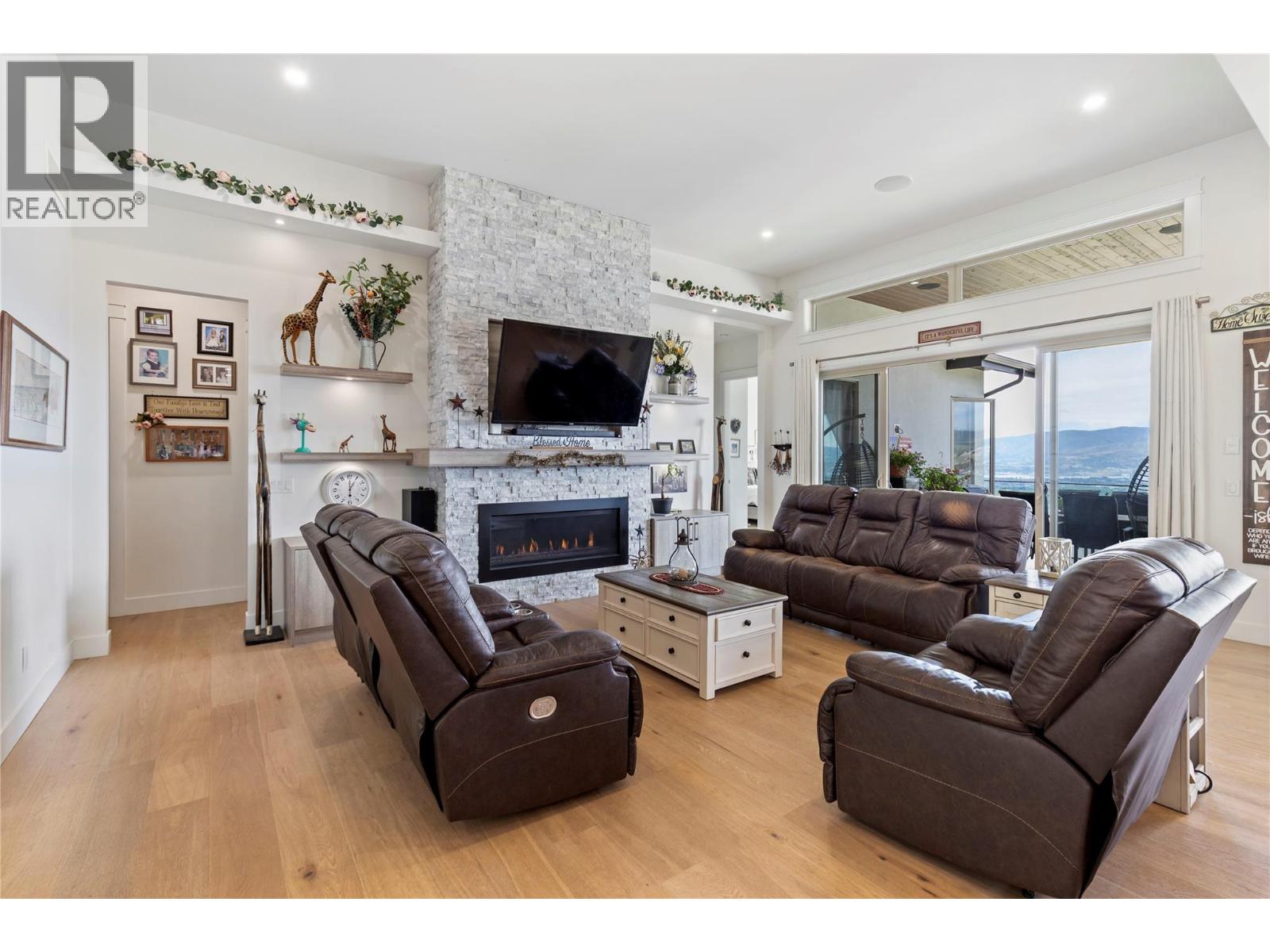 2202 Tramonto Court, Kelowna, British Columbia  V1P 1V1 - Photo 9 - 10372405