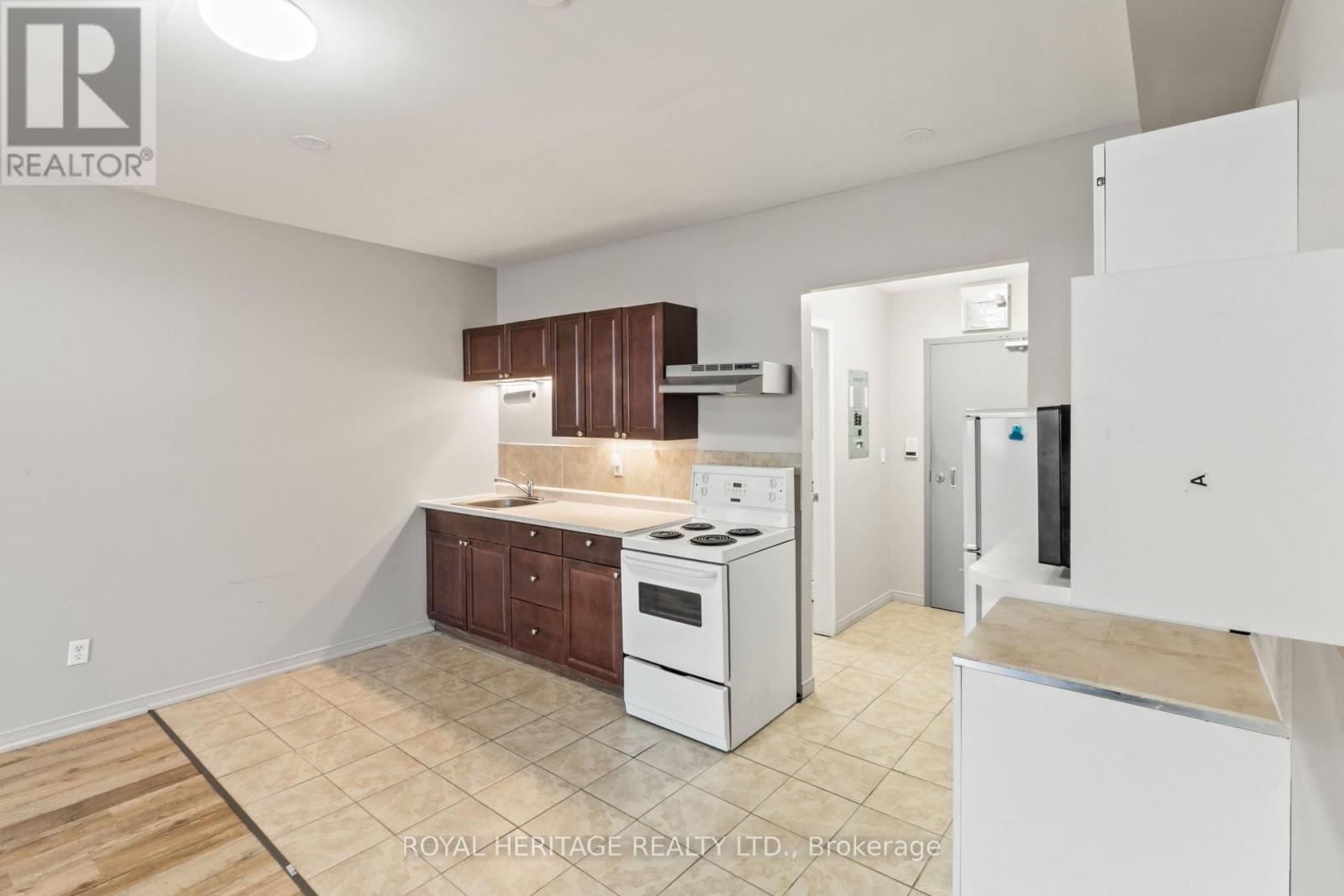 10 - 264 Division Street, Cobourg, Ontario  K9A 3R1 - Photo 5 - X12682796