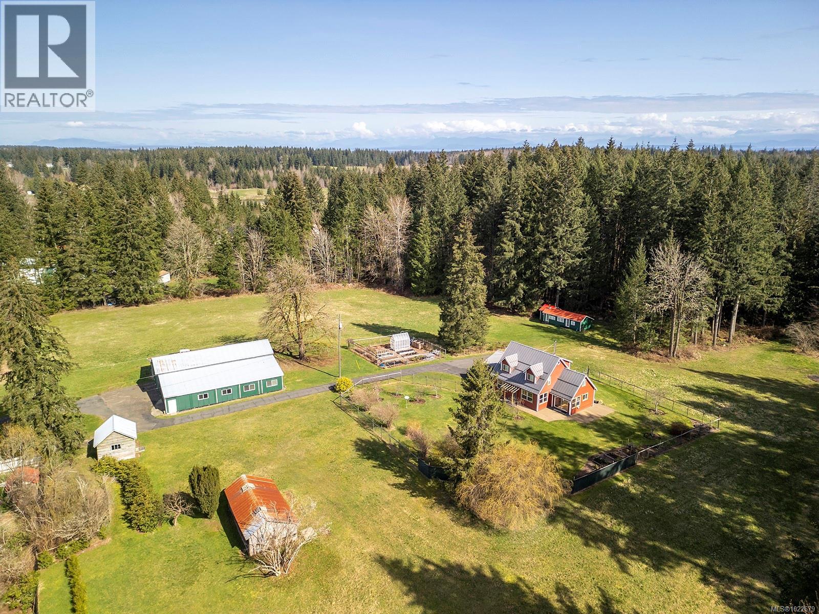 7792 Island Hwy N, Black Creek, British Columbia