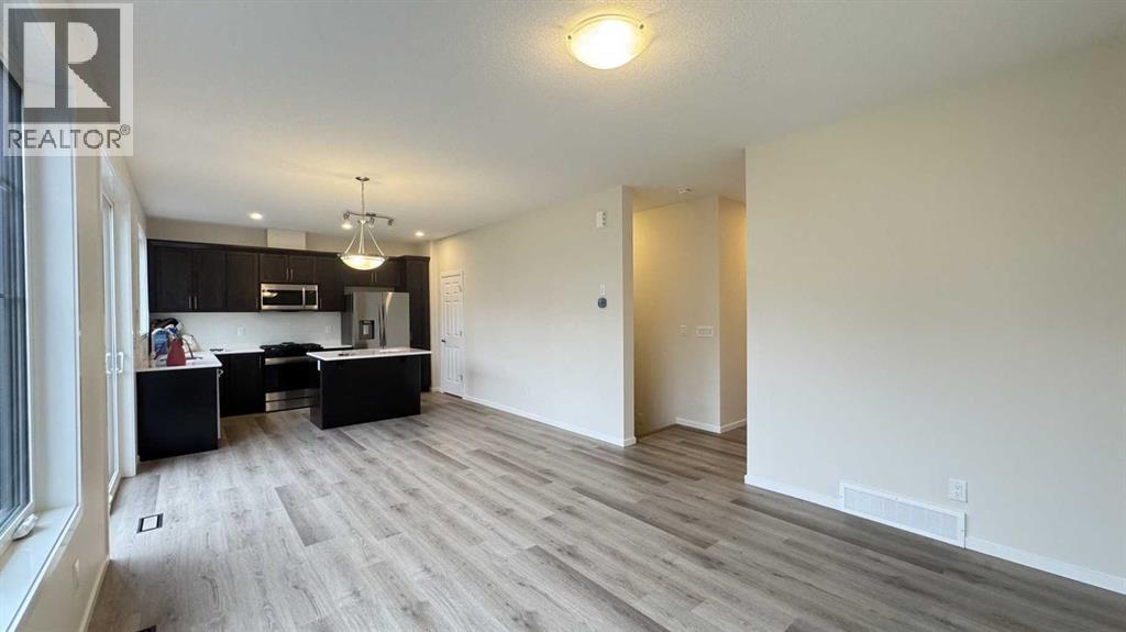 609 Southwinds Close Sw, Airdrie, Alberta  T4B 5L5 - Photo 2 - A2276111