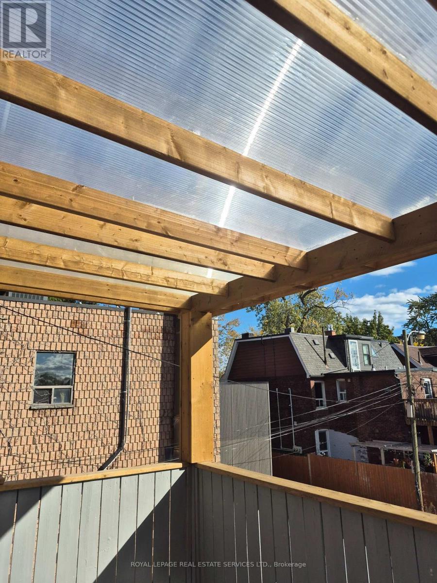 2nd Flr - 1073 College Street, Toronto (Little Portugal), Ontario  M6H 1B2 - Photo 15 - C12682786