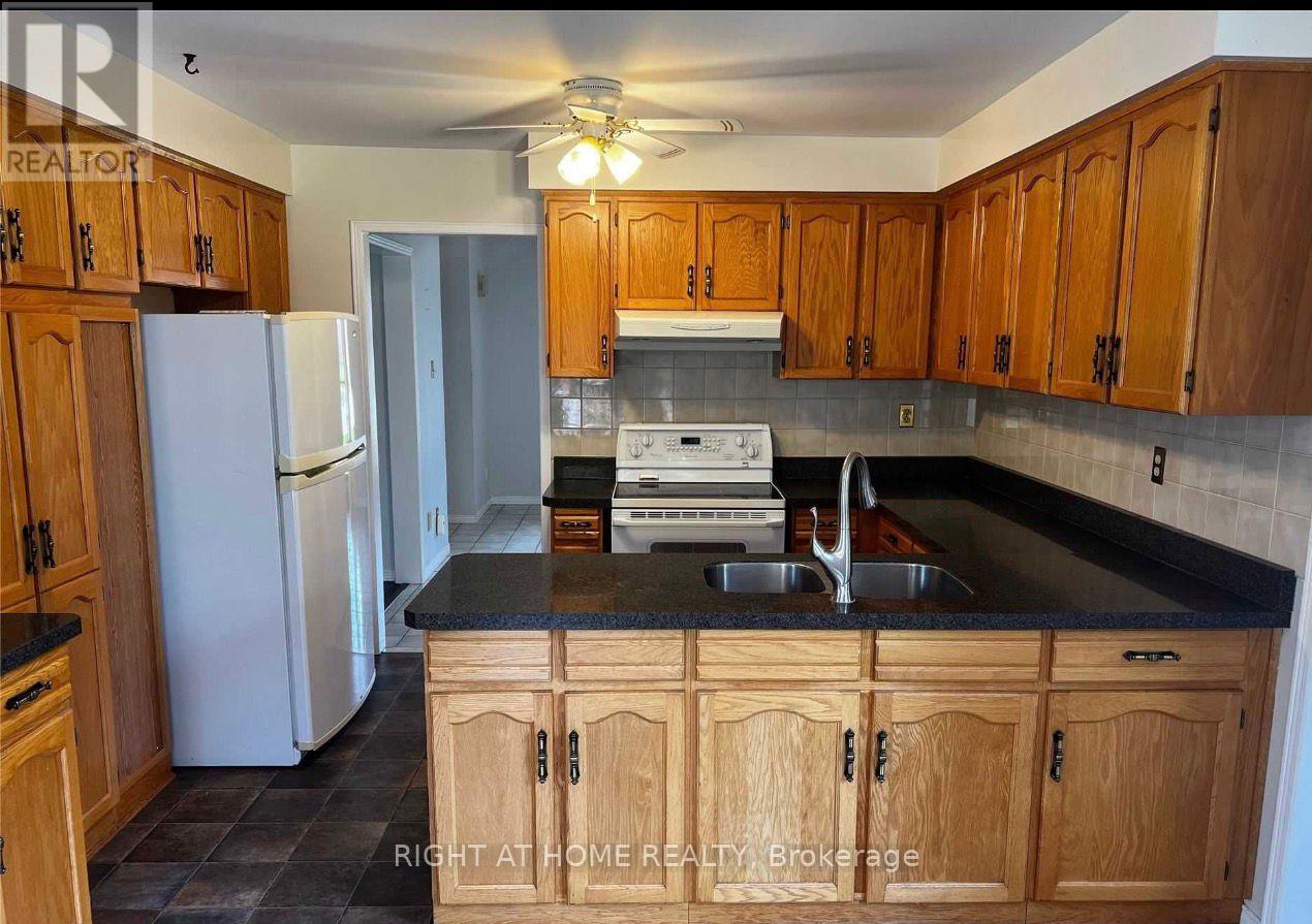 43 Doris Crescent, Newmarket, Ontario  L3Y 7V3 - Photo 12 - N12682778