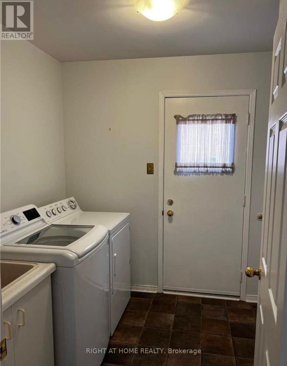 43 Doris Crescent, Newmarket, Ontario  L3Y 7V3 - Photo 17 - N12682778