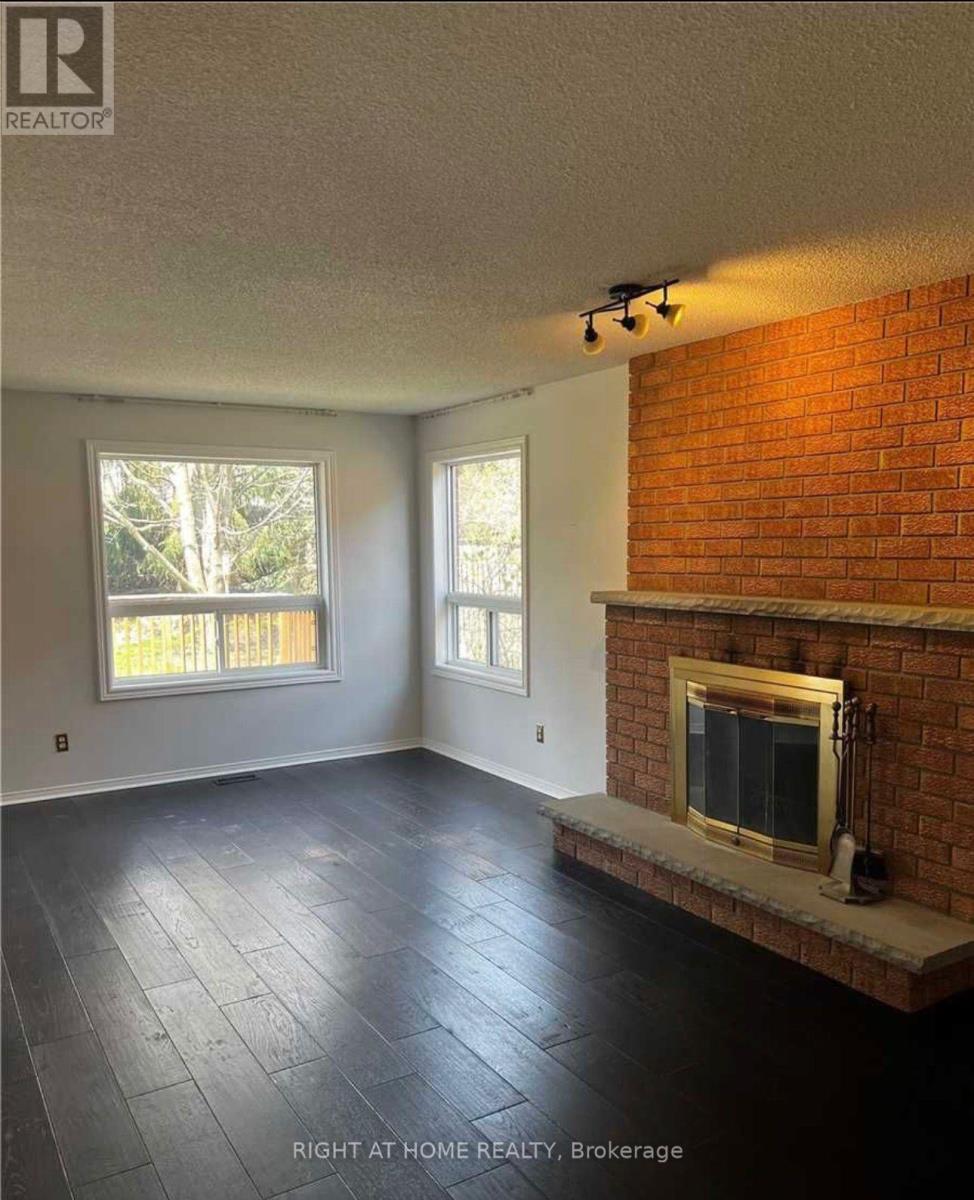 43 Doris Crescent, Newmarket, Ontario  L3Y 7V3 - Photo 3 - N12682778