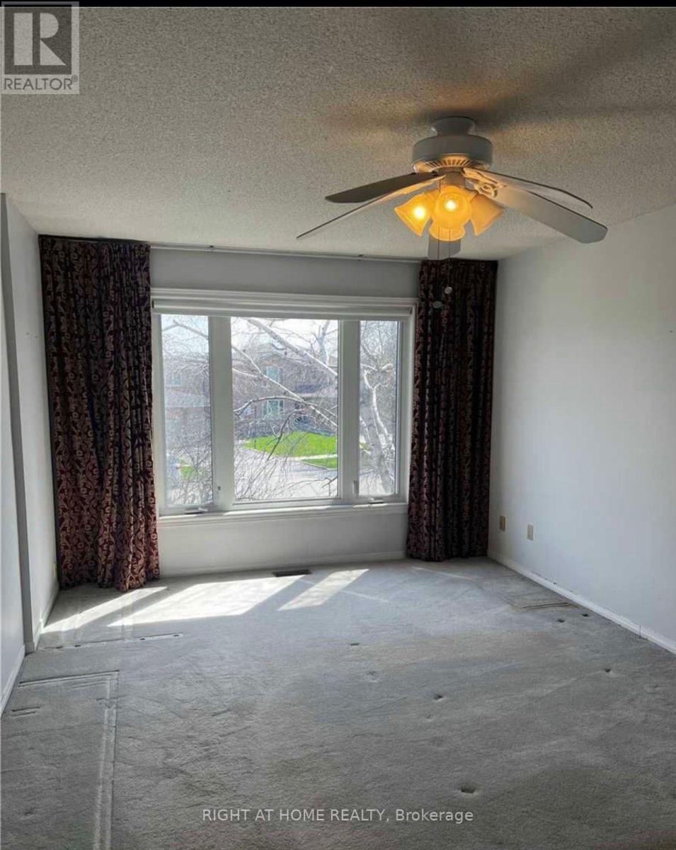 43 Doris Crescent, Newmarket, Ontario  L3Y 7V3 - Photo 8 - N12682778