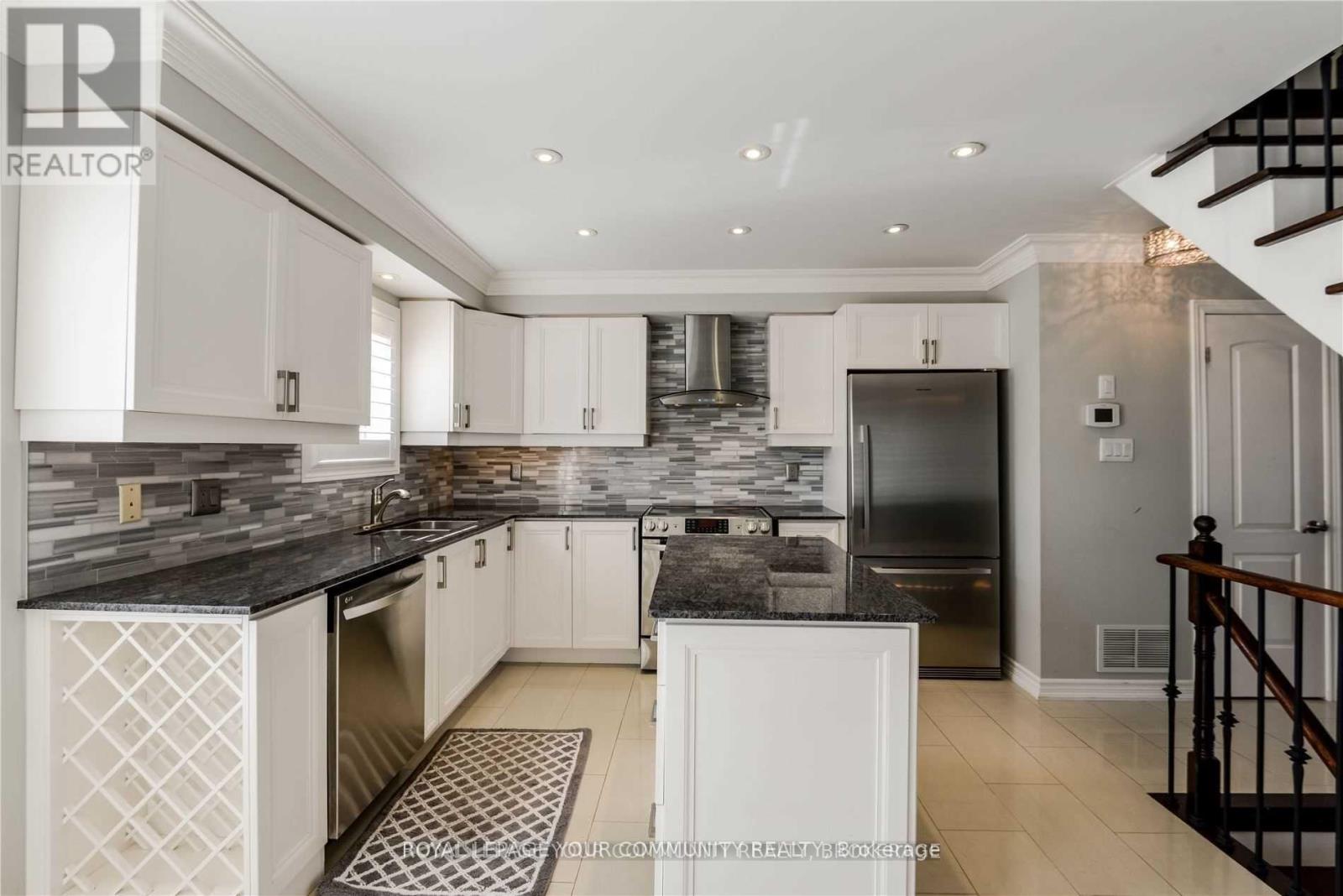 21 Elderbrook Crescent, Vaughan, Ontario  L4K 5M3 - Photo 11 - N12682822