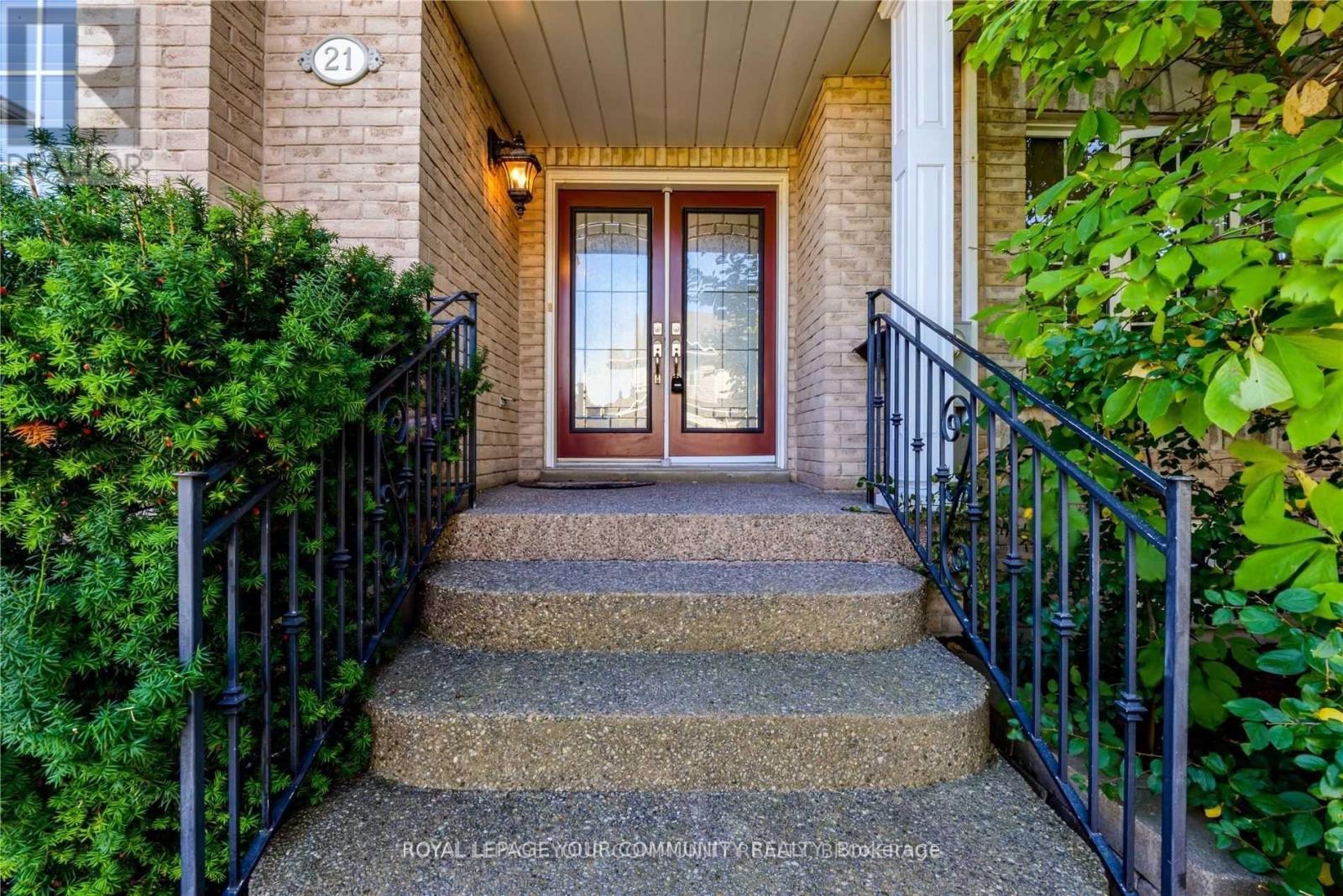 21 Elderbrook Crescent, Vaughan, Ontario  L4K 5M3 - Photo 2 - N12682822