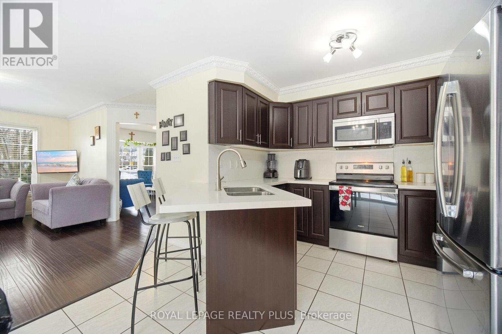 387 Brisdale Drive, Brampton, Ontario  L7A 3K7 - Photo 15 - W12682804