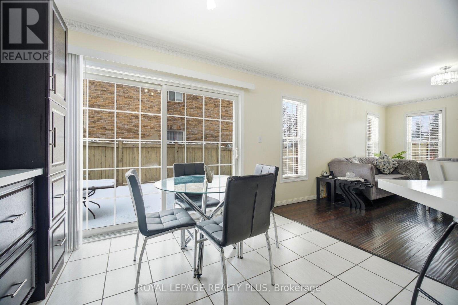 387 Brisdale Drive, Brampton, Ontario  L7A 3K7 - Photo 17 - W12682804