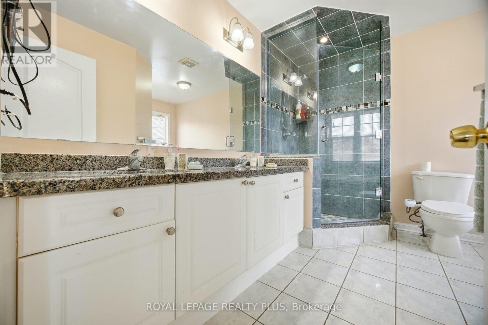 387 Brisdale Drive, Brampton, Ontario  L7A 3K7 - Photo 28 - W12682804