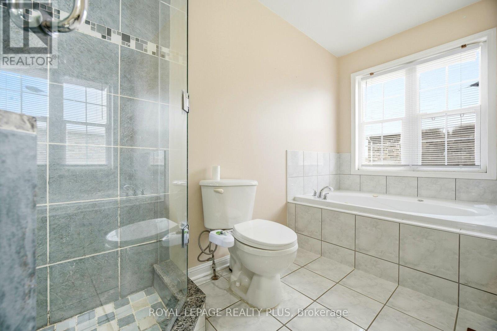 387 Brisdale Drive, Brampton, Ontario  L7A 3K7 - Photo 29 - W12682804