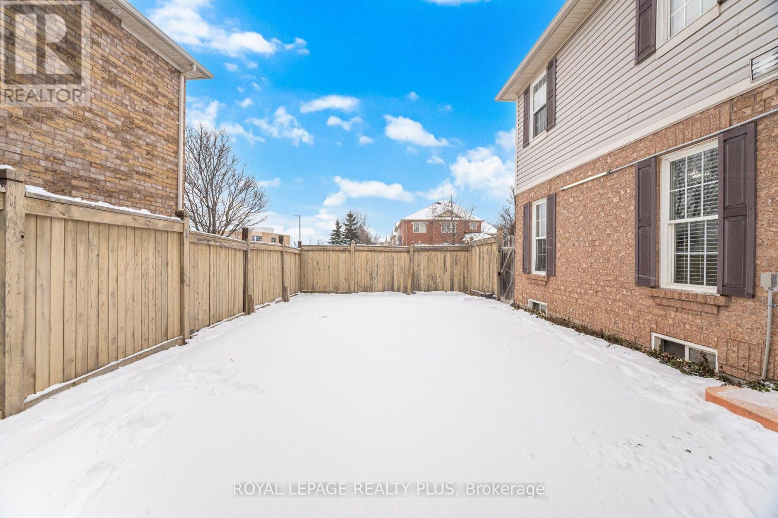 387 Brisdale Drive, Brampton (Fletcher's Meadow), Ontario  L7A 3K7 - Photo 37 - W12682804