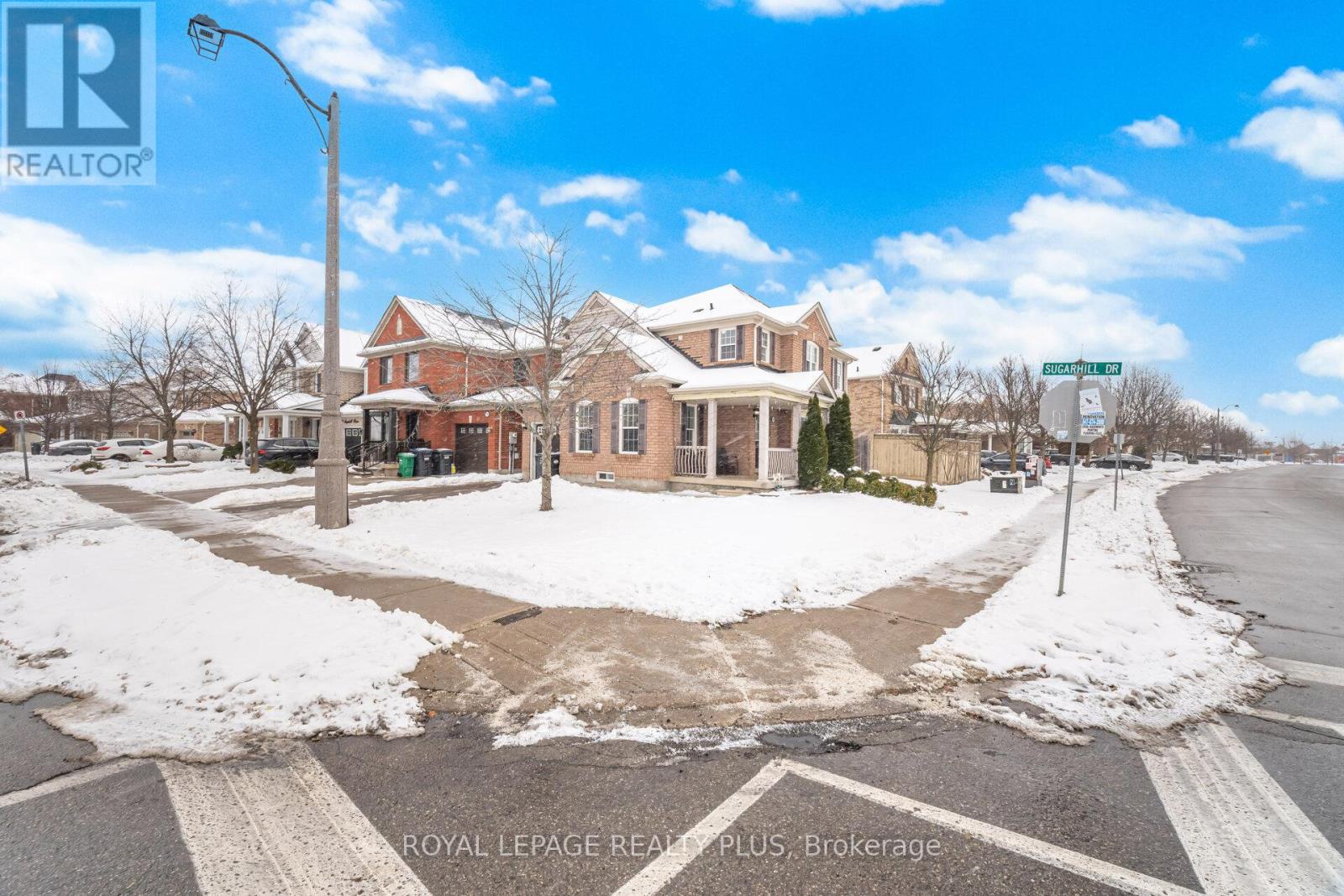 387 Brisdale Drive, Brampton, Ontario  L7A 3K7 - Photo 4 - W12682804