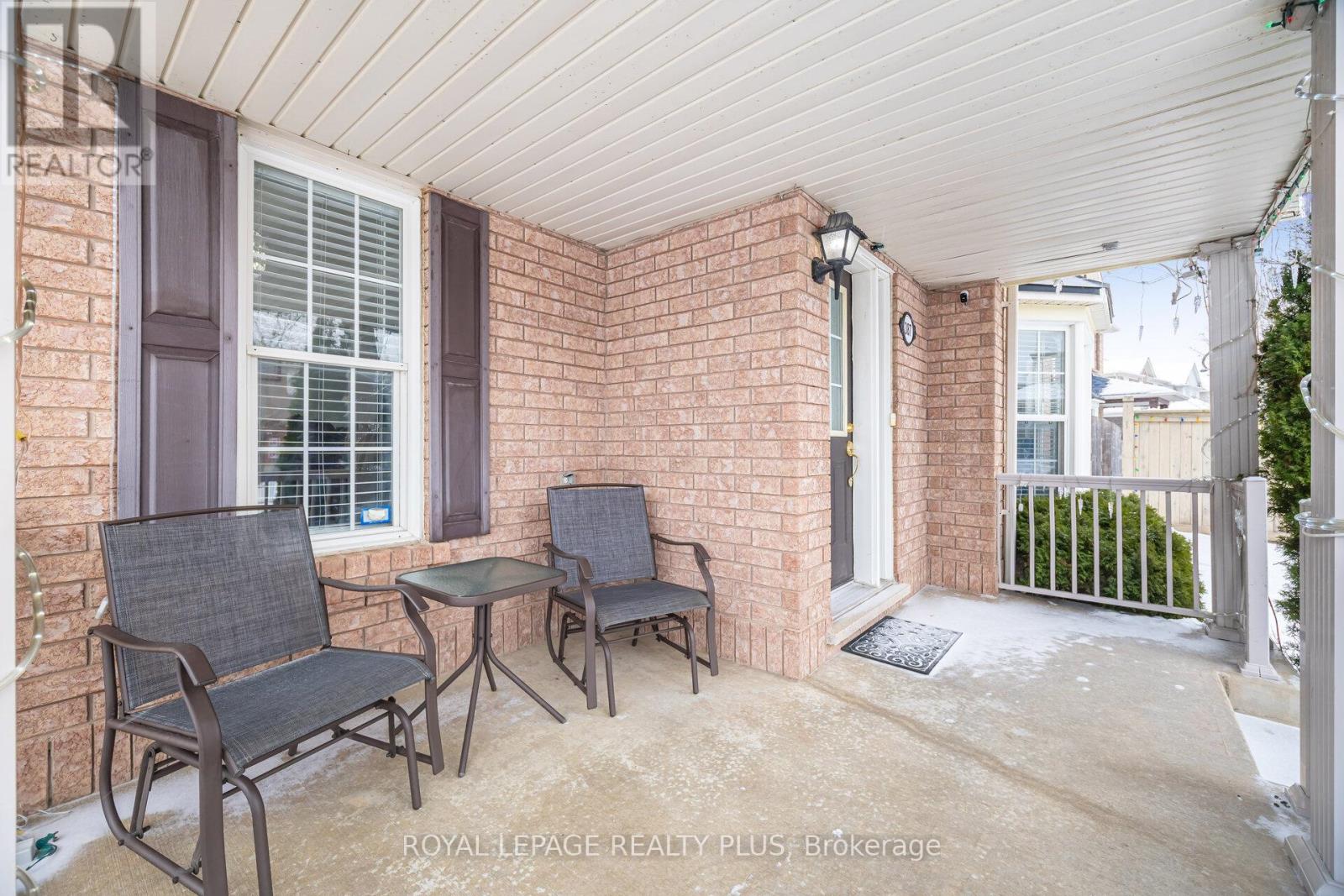 387 Brisdale Drive, Brampton, Ontario  L7A 3K7 - Photo 6 - W12682804