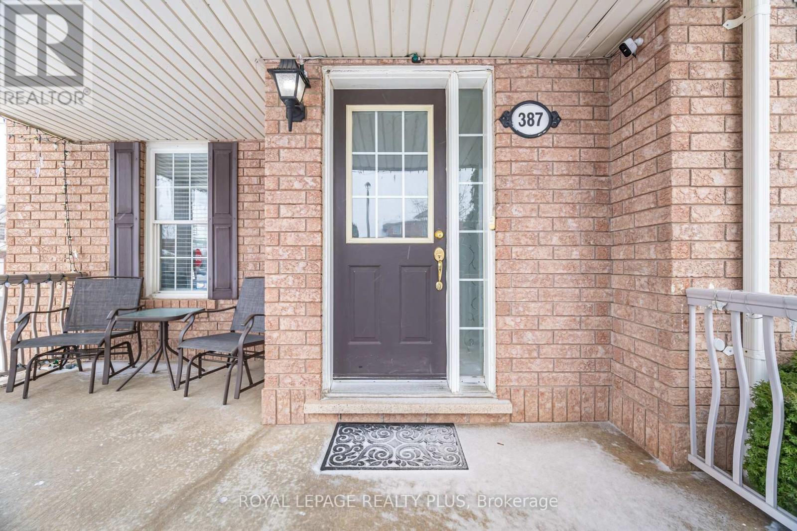 387 Brisdale Drive, Brampton, Ontario  L7A 3K7 - Photo 7 - W12682804