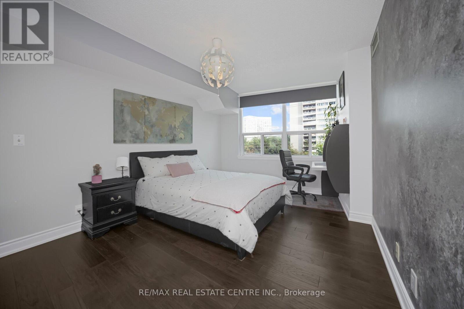 302 - 1 Elm Drive, Mississauga, Ontario  L5B 4M1 - Photo 26 - W12682832