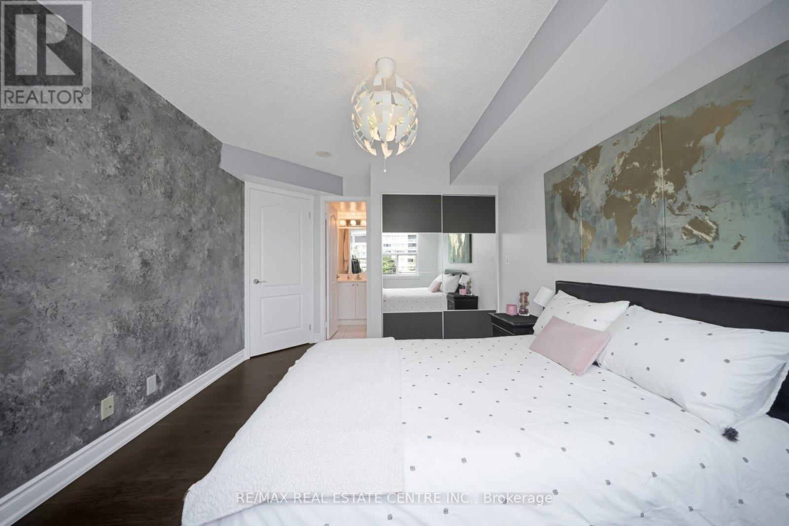 302 - 1 Elm Drive, Mississauga, Ontario  L5B 4M1 - Photo 29 - W12682832