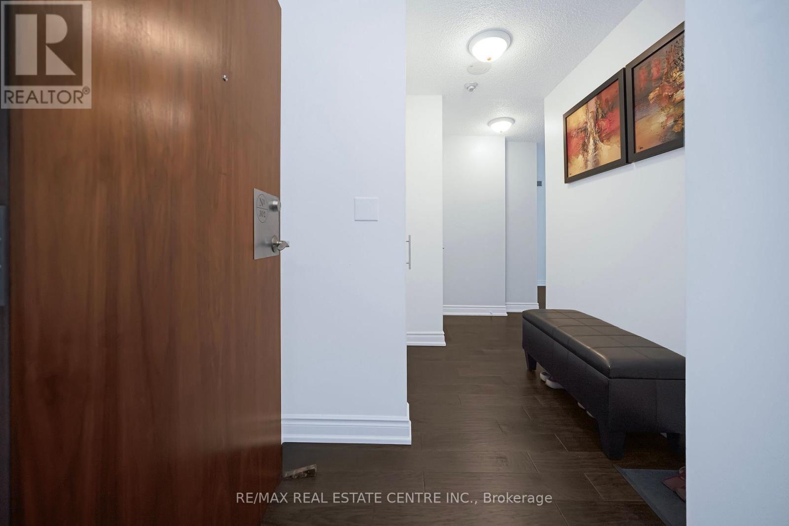 302 - 1 Elm Drive, Mississauga, Ontario  L5B 4M1 - Photo 5 - W12682832