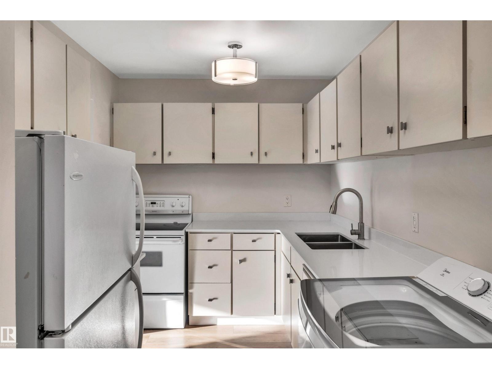 3023 Tudor Gl, St. Albert, Alberta  T8N 3V4 - Photo 8 - E4469463