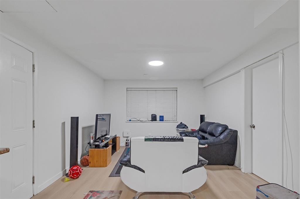 8841 140a Street, Surrey, British Columbia  V3V 7H1 - Photo 15 - R3077903